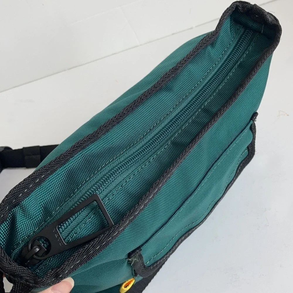 Zara green nylon crossbody fanny pack adjustable strap zip closure front pocket - Picture 7 of 16
